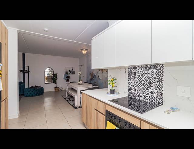 3 BEDROOM APARTMENT FOR SALE IN SANDOWN